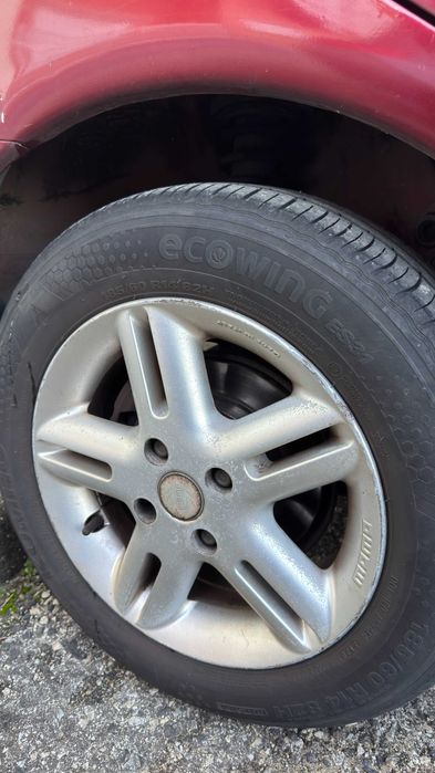 Carro Mitsubishi Carisma Hatchback