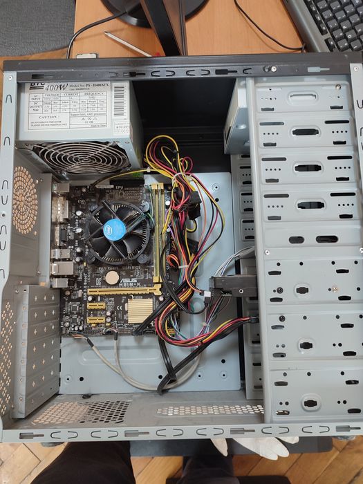 Персональний комп'ютер  Intel core i5. 6 Gb оперативки ссд 100 гіг hdd 320 Gb