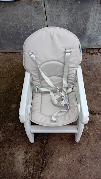 Стілець для годування