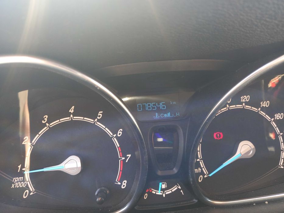 Ford Tourneo Courier 1.0 EcoBoost Titanium