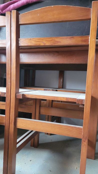 Mesa 4 cadeiras Madeira Bom estado