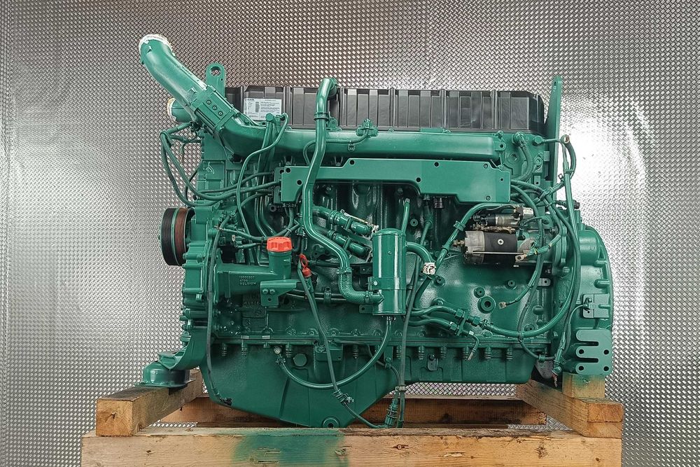 Silnik spalinowy - Volvo D12D - części