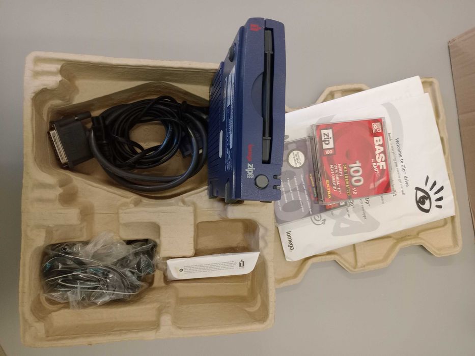 Leitor cassetes ZIP 100 e 250Mb da Iomega