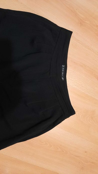 Damskie spodnie materiałowe Amisu 40