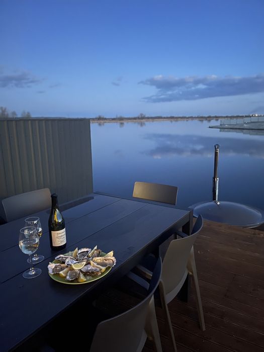 Будиночки біля води Київ Осокорки(домики у воды ЧАН)подобово посуточно