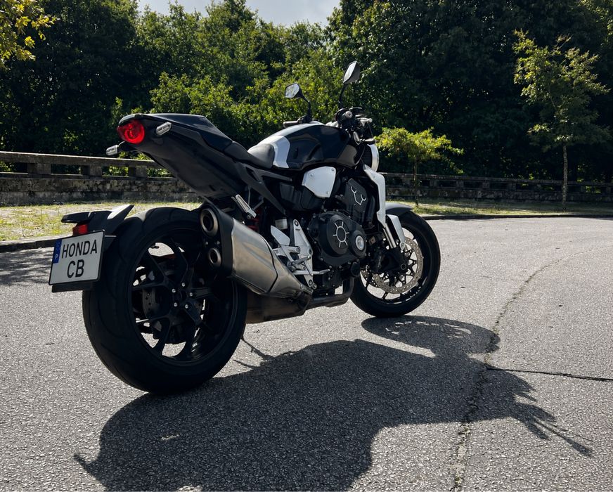 Honda c1000r neo sport cafe