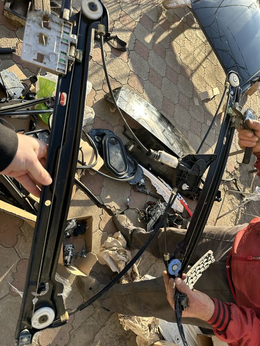 Продам стеклоподьемник audi q8,ку8