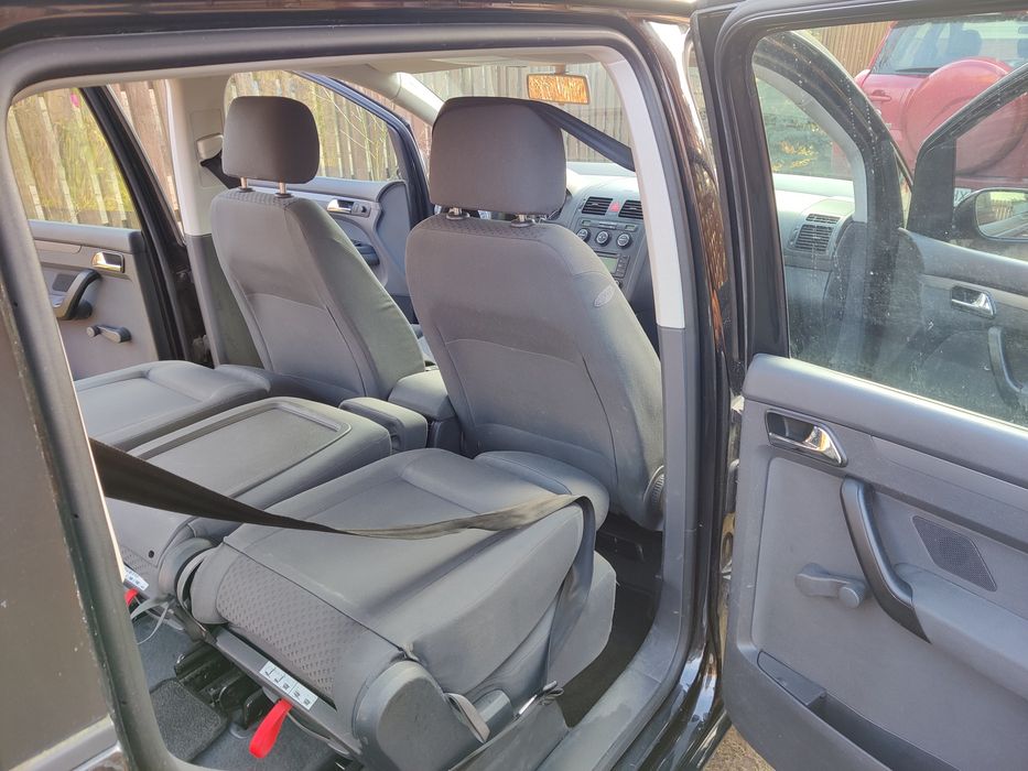 Volkswagen Touran,1.6 бензин, 2003