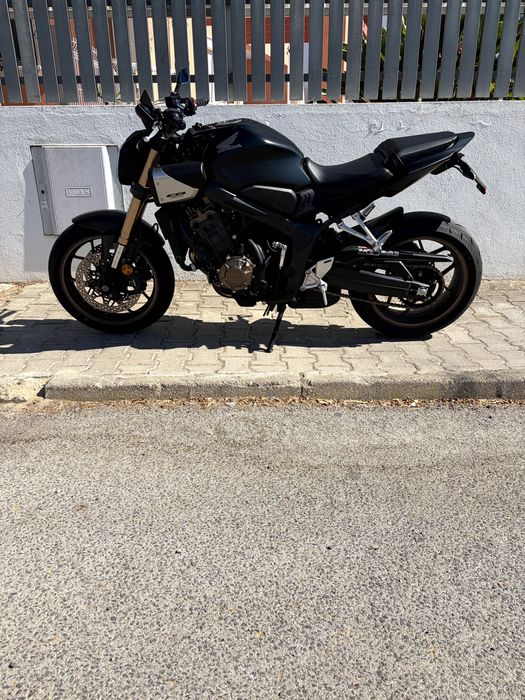 Honda CB650R como nova (35kw livrete)