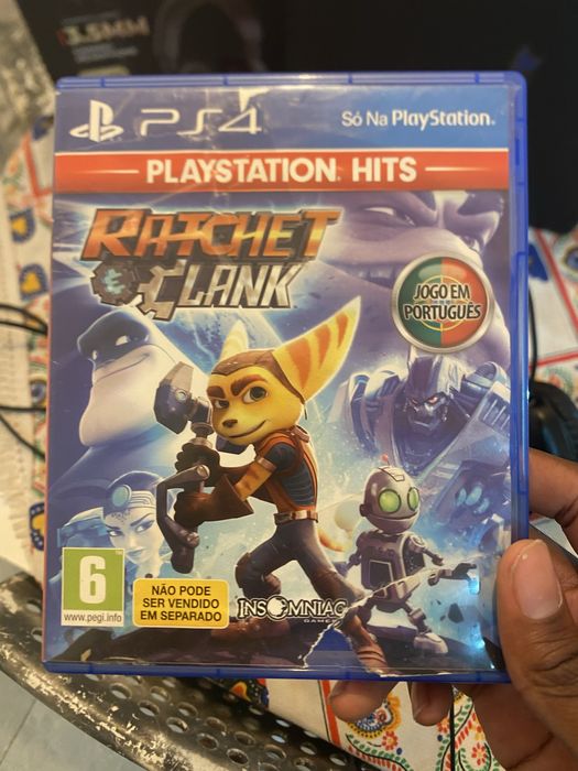 PlayStation 4 Slim troco por trotinetes em bom estado. já não tenho o comando vermelho mas posso dar mais jogos