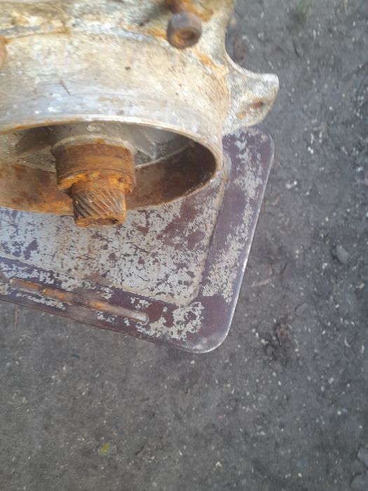 Ступиці моторолера Вятка