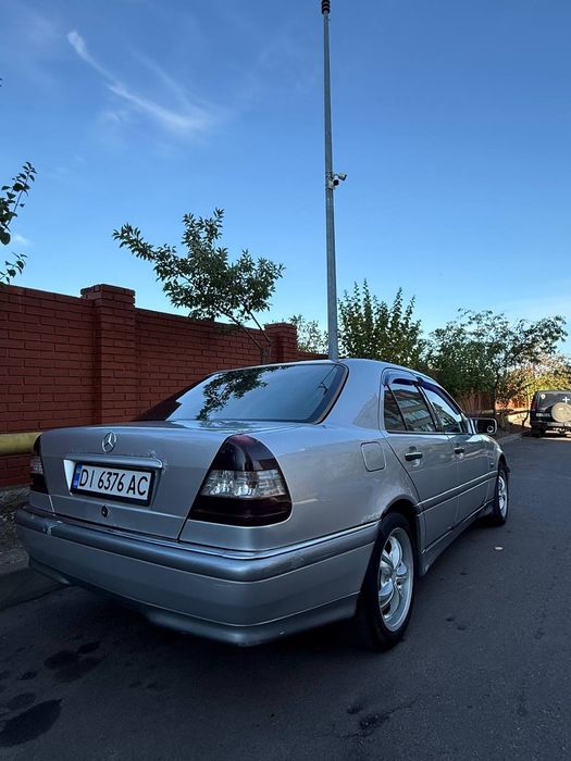 Mercedes w202 2000 год 2.0 газ/бенз
