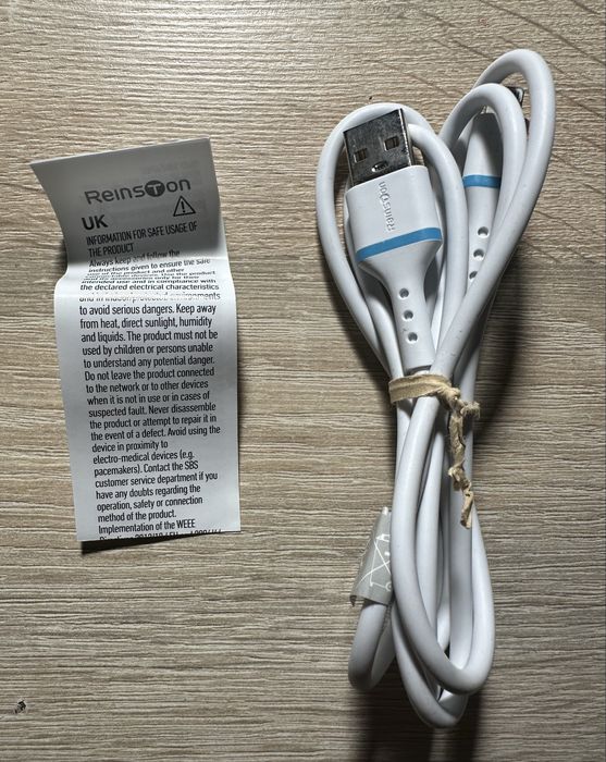 Przewód USB–Lightning + ładowarka (gratis)