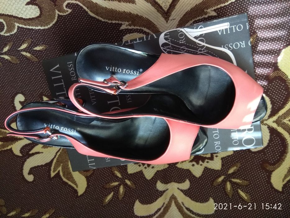 Босоножки женские