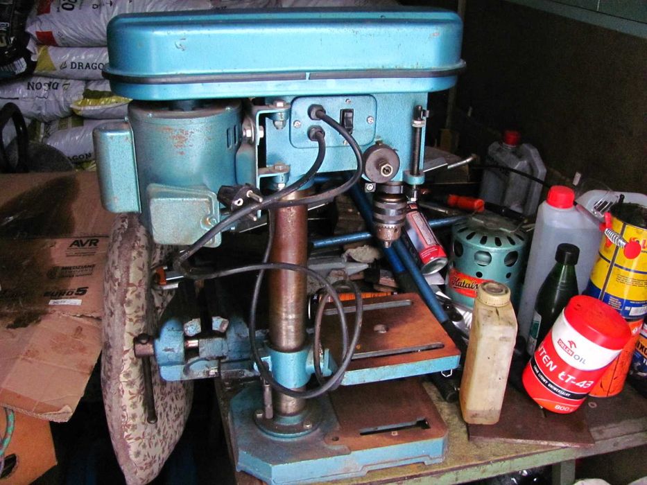 Sprzedam - Starodawna używana wiertarka stołowa zasilanie na 230V