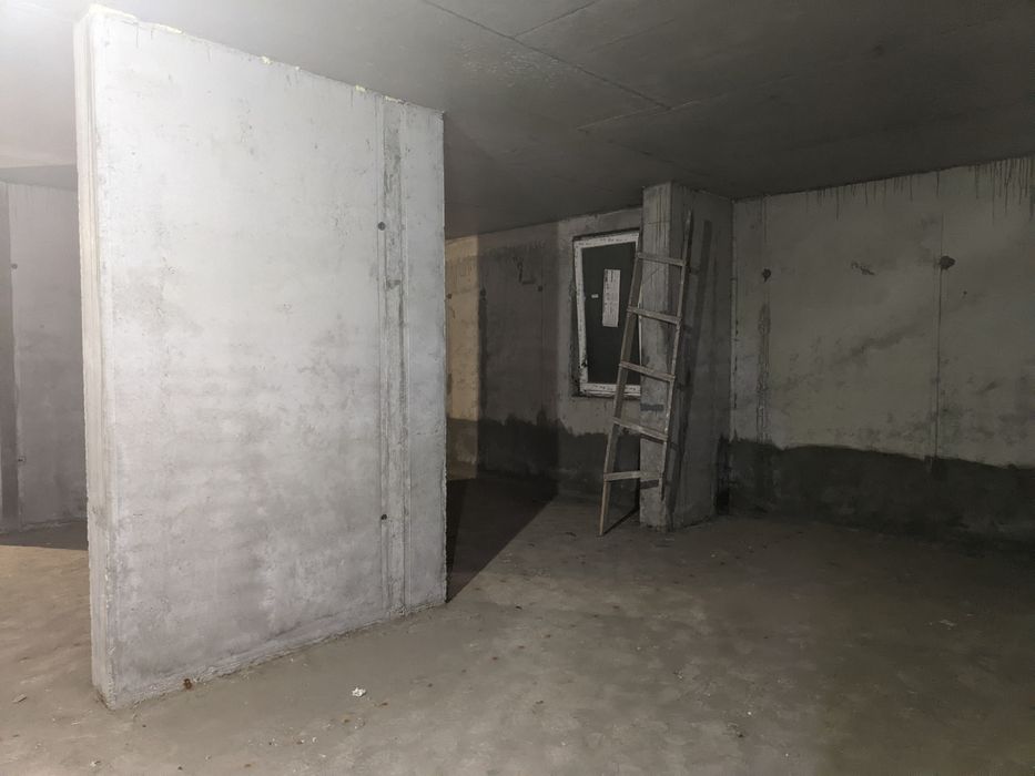 Продаж комерційного приміщення з фасадним входом