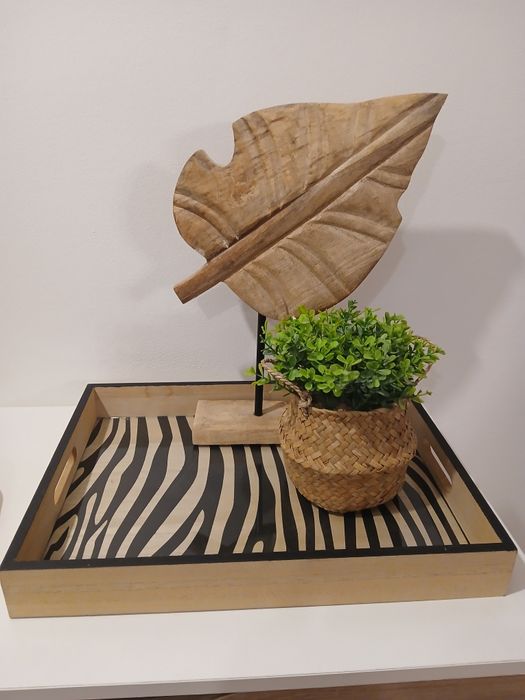 Vendo folha em madeira e ferro decorativa