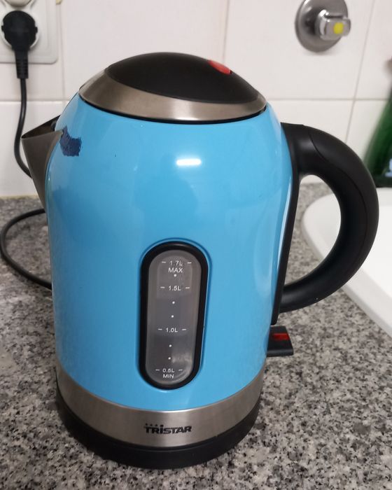 FERVEDOR DE ÁGUA TRISTAR 2400 W.Impecável,medicina,casa,campismo,etc