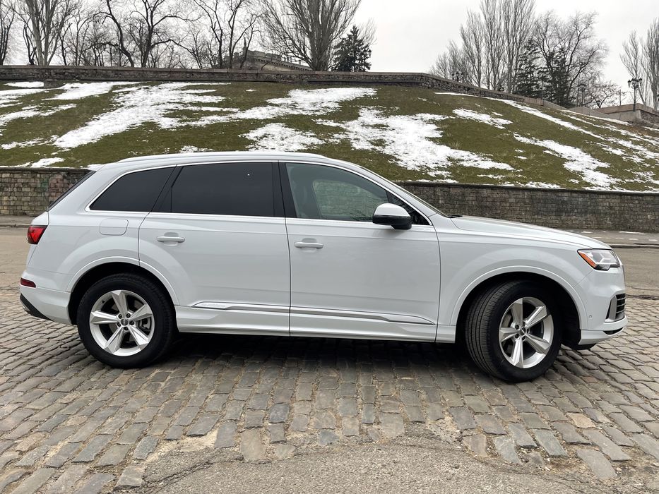 Срочно! Продаи Audi q7 2020 пробег 5000