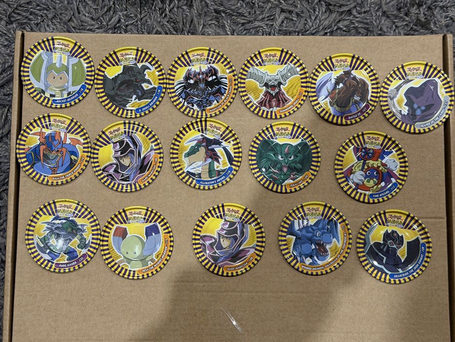 Lote de Tazos Colecionáveis Yu-Gi-OH!
