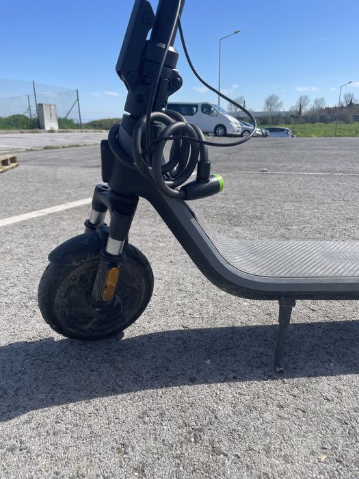 Trotinete eletrica ninebot,anda a 20km/h,desbloqueada anda a 30km/h