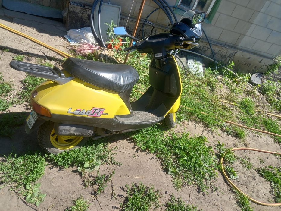 Продам скутер  хонда лиад  af20 .