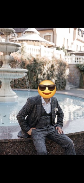 Стильний весільний костюм-трійка