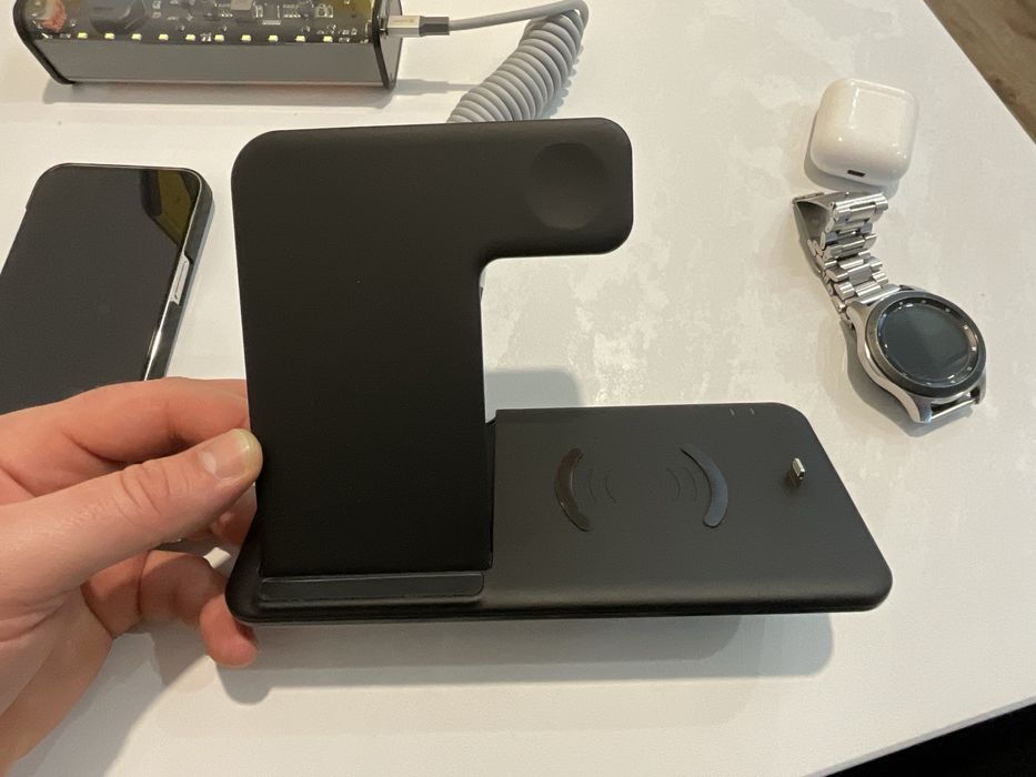 Бездротовий зарядний пристрій док станція 4 in 1 wireless