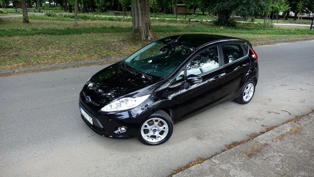 Ford Fiesta .. Klimatronik .. Aluminiowe Felgi .. Zestaw Głośnomówiący ..