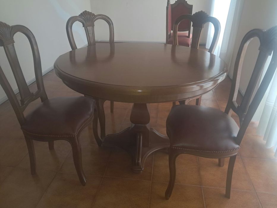 Mesa com cadeiras