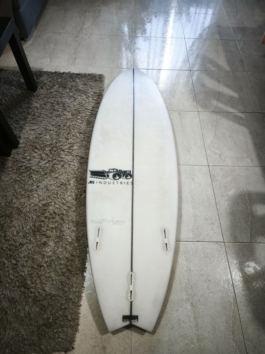 Prancha de surf 5'8 JS MonstaBox 25.6L