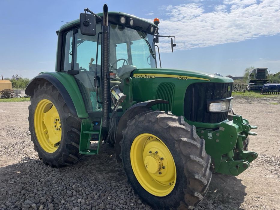 Трактор John Deere