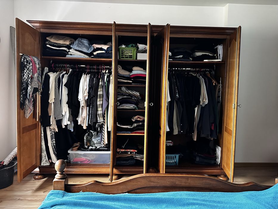 Komplet solidnych mebli sypialnianych z litego drewna