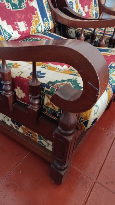 2 cadeirões | Alt. 97 x Compr. 87 x Larg. 71 cm