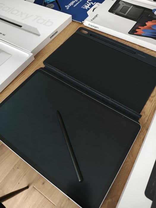 Samsung Galaxy TAB S8+ 5g SM-X806B Srebrny 8/128GB + 5 etui + folie