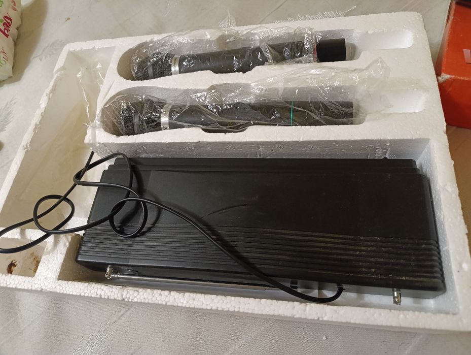 Продам DVD SONY с радио микрофонами  караоке