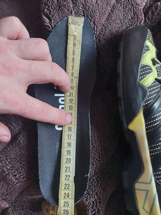 Кросівки трекінгові  adidas terrex на gore tex оригінал 

Розмір  по б