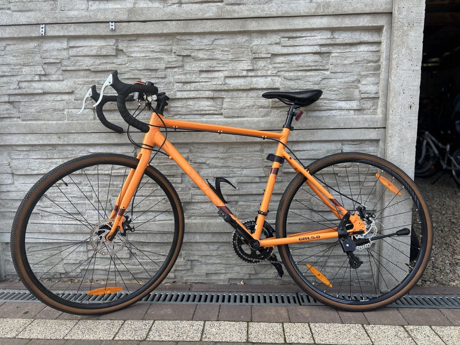 Rower gravel WYNN z komputerem rowerowym COOSPO