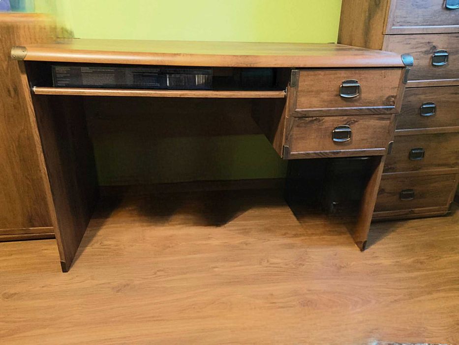 Biurko i półka wisząca BRW