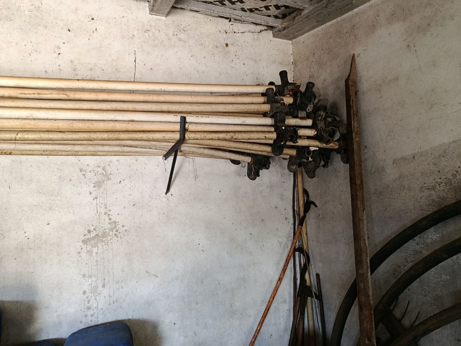 Cuba inox, tubo de rega, triturador de milho,