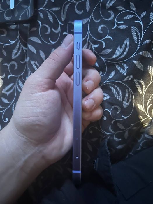 Продам айфон 12 128 gb