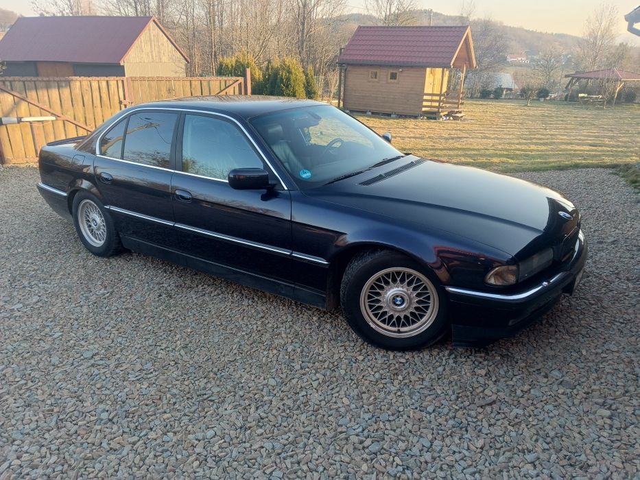 BMW 7 E38 735i V8