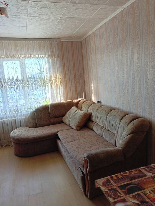 Продаж кімнати в гуртожитку на Площі Польовій 14, 7/9 цегляний будинок