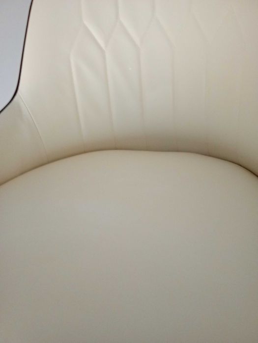 Urgente!!2 cadeiras poltronas de jantar
