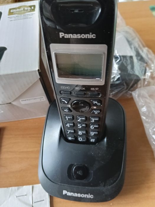 Telefon cyfrowy bezsznurowy.