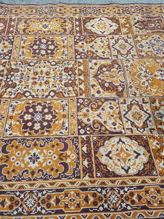 Ковер много