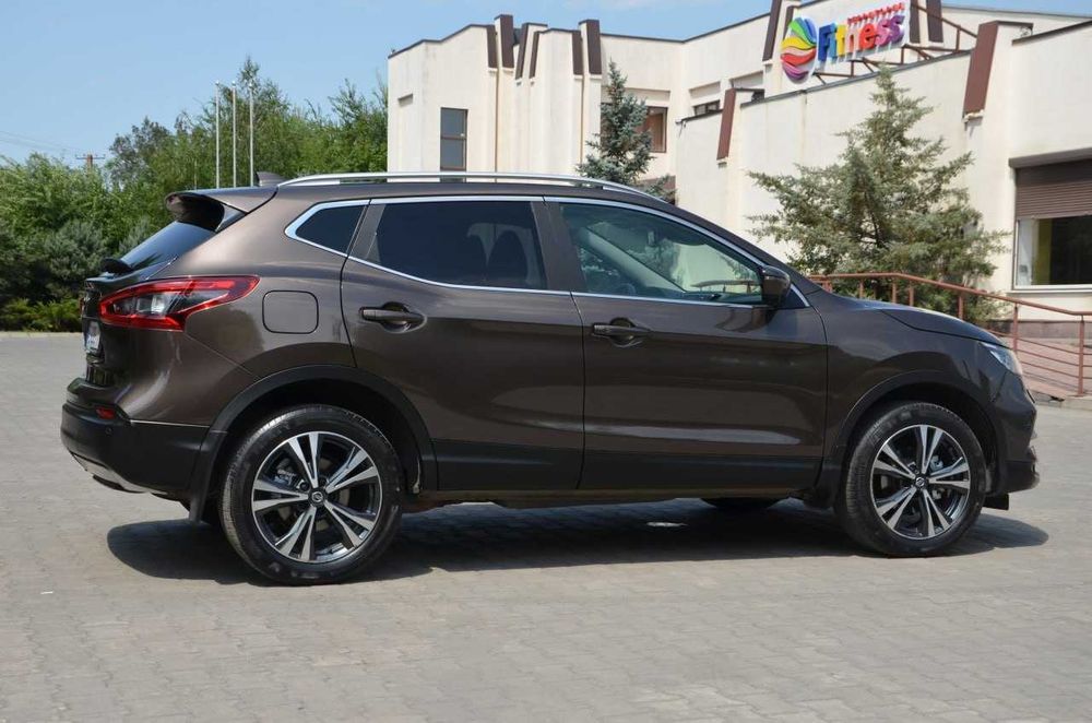 Продам NISSAN QASHQAI 2.0 AWD 2017 года выпуска