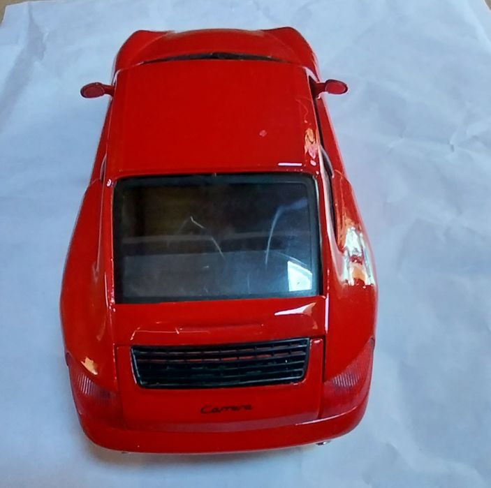 Miniatura da Burago Porsche Carrera escala 1/24