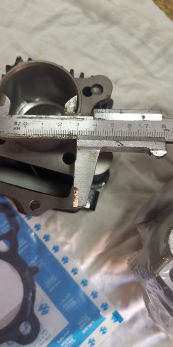 Поршнева 60мм,46мм.