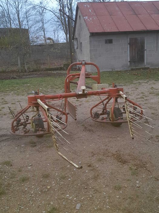 Zgrabiarko-przetrząsarkę Mesko sprzedam